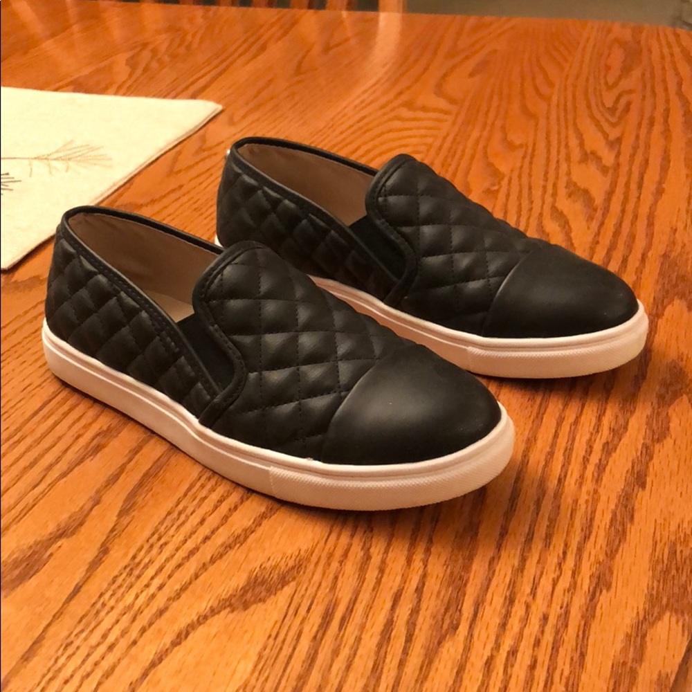 Women’s Steve Madden slides